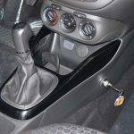 Opel Corsa E manuális váltózár (fotó)